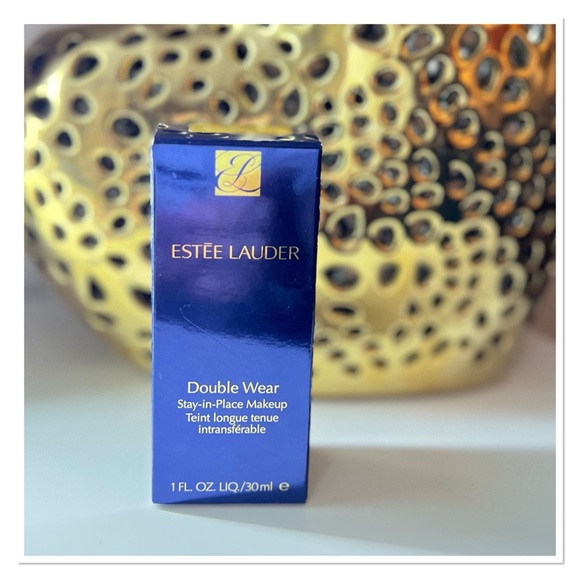 ESTÉE LAUDER Double Wear Stay-in-Place Foundation - Picture 11 of 12